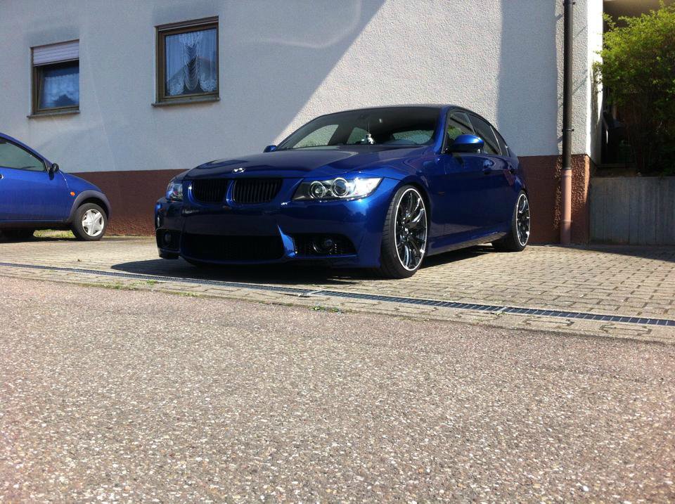 BMW E90 330i Le Mans Blau - 3er BMW - E90 / E91 / E92 / E93