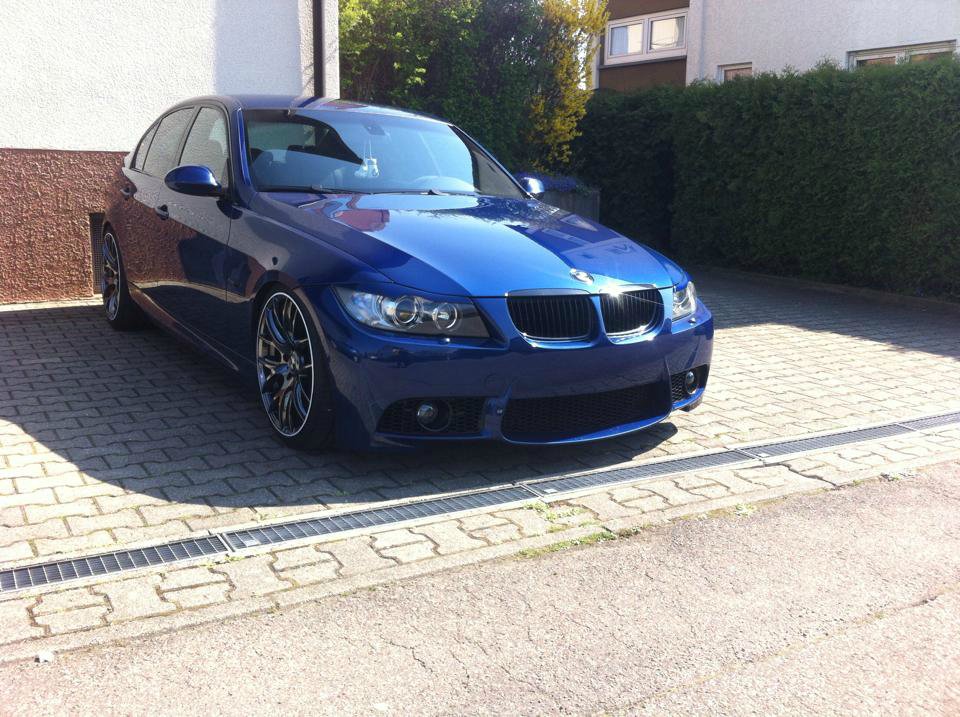 BMW E90 330i Le Mans Blau - 3er BMW - E90 / E91 / E92 / E93