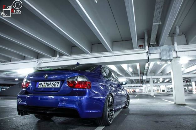 BMW E90 330i Le Mans Blau - 3er BMW - E90 / E91 / E92 / E93