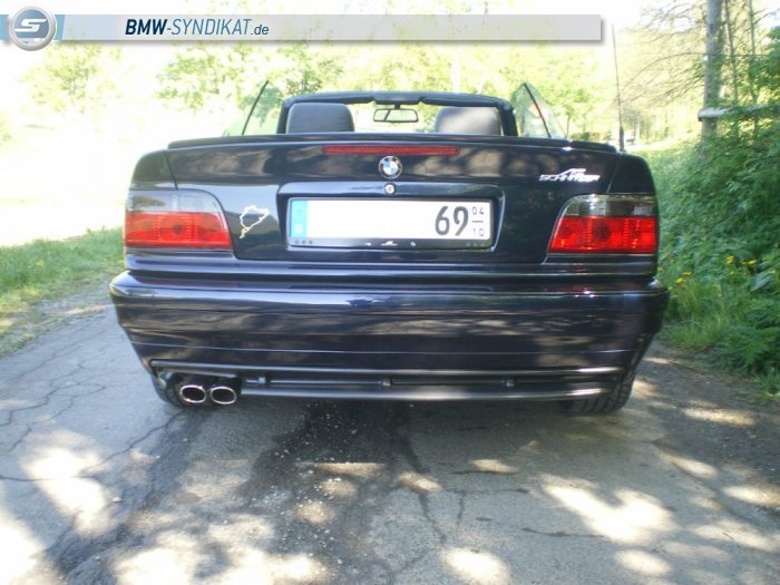 BMW 320i Cabrio orientblau - 3er BMW - E36
