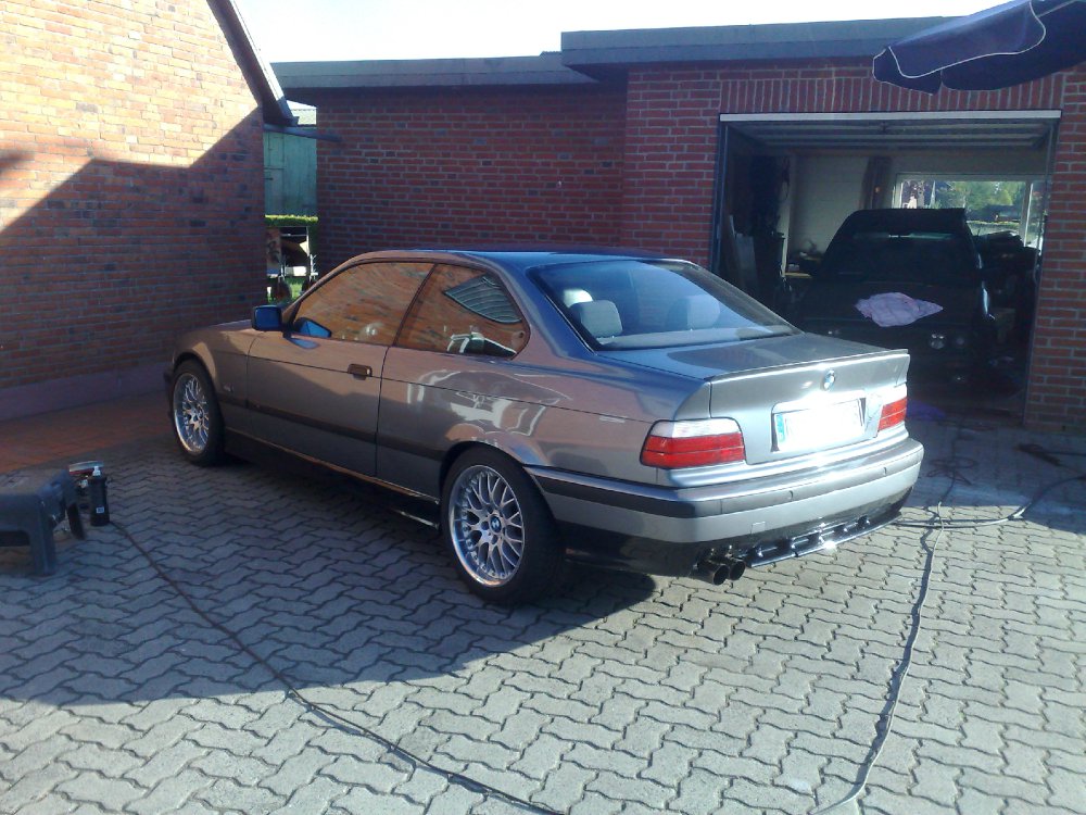 E36 Coupe Arktisgrau meets Cosmosschwarz Neuaufbau - 3er BMW - E36