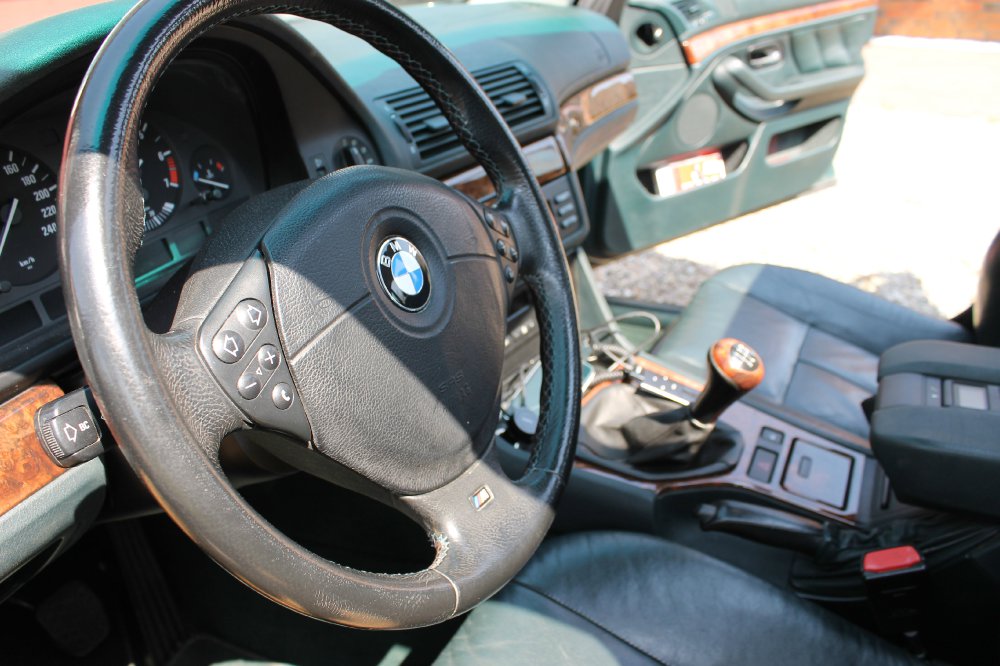 Mein erstes Auto: 528i Touring mit Stickerbomb! - 5er BMW - E39