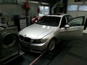 DIESEL POWER 335d - 3er BMW - E90 / E91 / E92 / E93 DIESEL POWER 335d - 3er BMW - E90 / E91 / E92 / E93