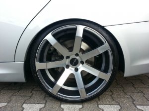 Corniche Sport Wheels Challenge Felge in 10x20 ET 40 mit Dunlop Dunlop Sport Maxx GT Reifen in 275/25/20 montiert hinten mit 5 mm Spurplatten und mit folgenden Nacharbeiten am Radlauf: gebrdelt und gezogen Hier auf einem 3er BMW E90 335d (Limousine) Details zum Fahrzeug / Besitzer