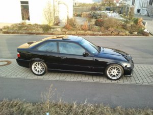 Individual Coupe in neuem Glanz - 3er BMW - E36