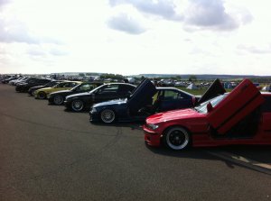 Mattschwarzes E36 328i Cabrio - 3er BMW - E36