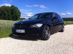 E90 330 XD Limousine - 3er BMW - E90 / E91 / E92 / E93 E90 330 XD Limousine - 3er BMW - E90 / E91 / E92 / E93