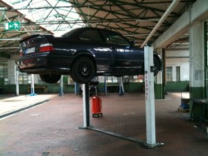 Asphaltbilder / Totalschaden ! - 3er BMW - E36