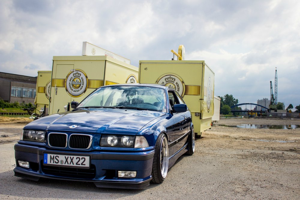 Avus blau 323i coupe - 3er BMW - E36