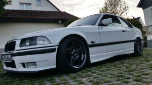 six pack in white - 3er BMW - E36