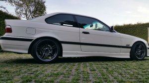 six pack in white - 3er BMW - E36