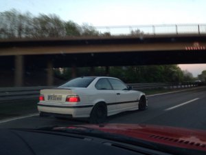 six pack in white - 3er BMW - E36