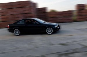 E46 318i Coupé Carbonschwarz - 3er BMW - E46 E46 318i Coupé Carbonschwarz - 3er BMW - E46