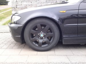 BMW 45 Felge in 7x16 ET  mit Continental TS 850 Reifen in 205/55/16 montiert vorn Hier auf einem 3er BMW E46 320d (Touring) Details zum Fahrzeug / Besitzer