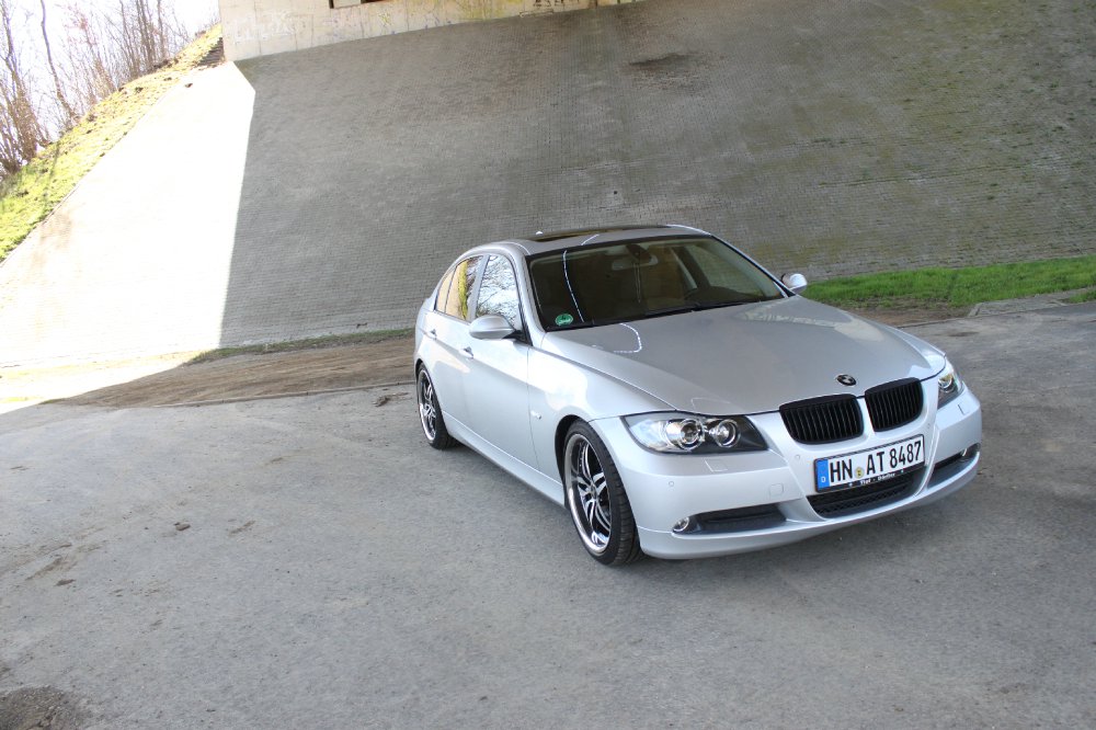 BMW e90 320D - 3er BMW - E90 / E91 / E92 / E93