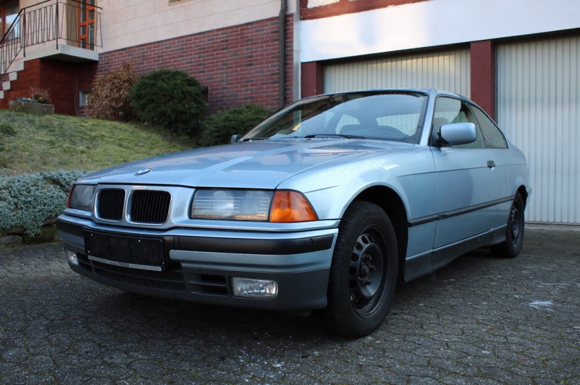 325i Coup - Gletscherblau - 3er BMW - E36