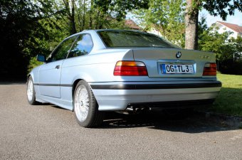 325i Coupé - Gletscherblau - 3er BMW - E36 325i Coupé - Gletscherblau - 3er BMW - E36