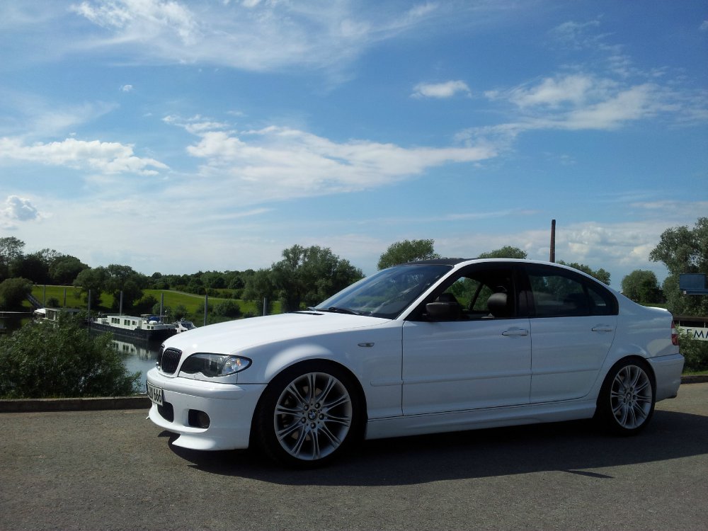 330i SMG II M-Tech in Polarweiss - 3er BMW - E46