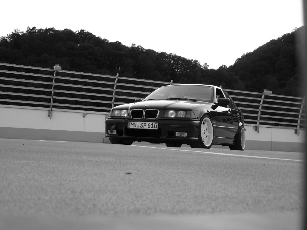 E36 Limo cosmosschwarz-metallic - 3er BMW - E36