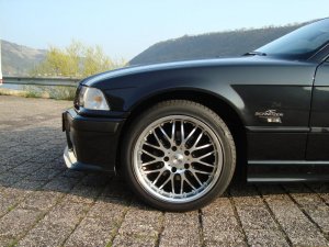 Dotz Mugello Felge in 7x17 ET 39 mit Vredestein  Reifen in 215/45/17 montiert vorn Hier auf einem 3er BMW E36 318is (Cabrio) Details zum Fahrzeug / Besitzer