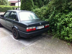 E30 320i limo - 3er BMW - E30