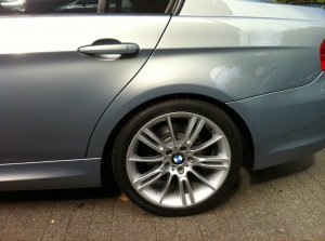 BMW M193 Felge in 8.5x18 ET 37 mit Hankook  Reifen in 255/35/18 montiert hinten mit 15 mm Spurplatten Hier auf einem 3er BMW E90 320i (Limousine) Details zum Fahrzeug / Besitzer