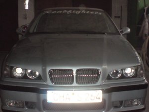 Arktissilberne Limousine - 3er BMW - E36