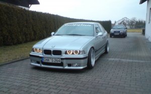 Arktissilberne Limousine - 3er BMW - E36