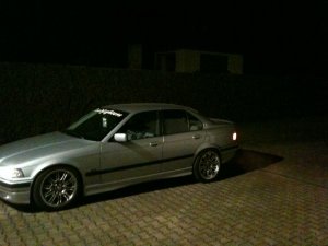 Arktissilberne Limousine - 3er BMW - E36