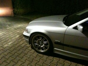 Arktissilberne Limousine - 3er BMW - E36