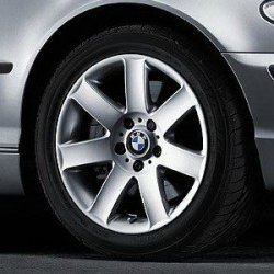 BMW Sternspeiche 44 Felge in 8x17 ET 47 mit Continental  Reifen in 225/45/17 montiert hinten Hier auf einem 3er BMW E36 316i (Touring) Details zum Fahrzeug / Besitzer