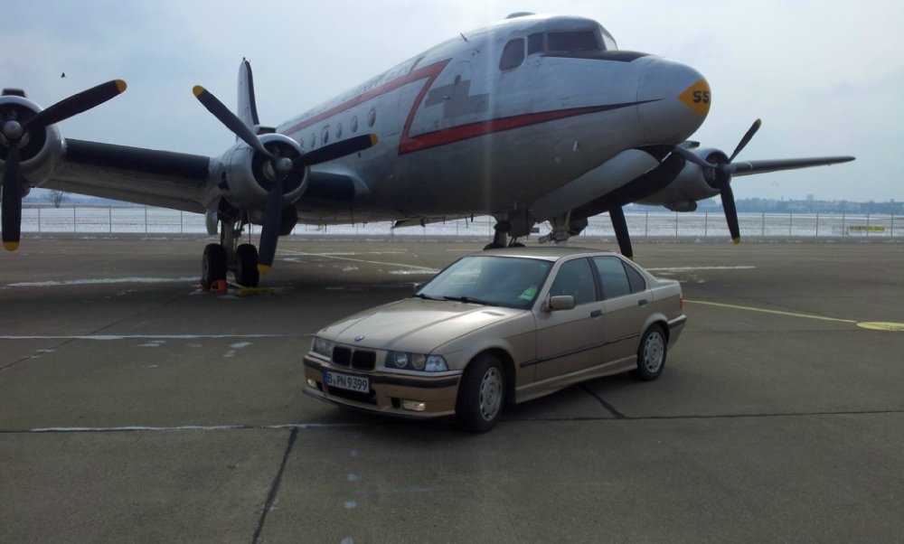 316i in Kaschmirbeige-Metallic jetzt wei - 3er BMW - E36