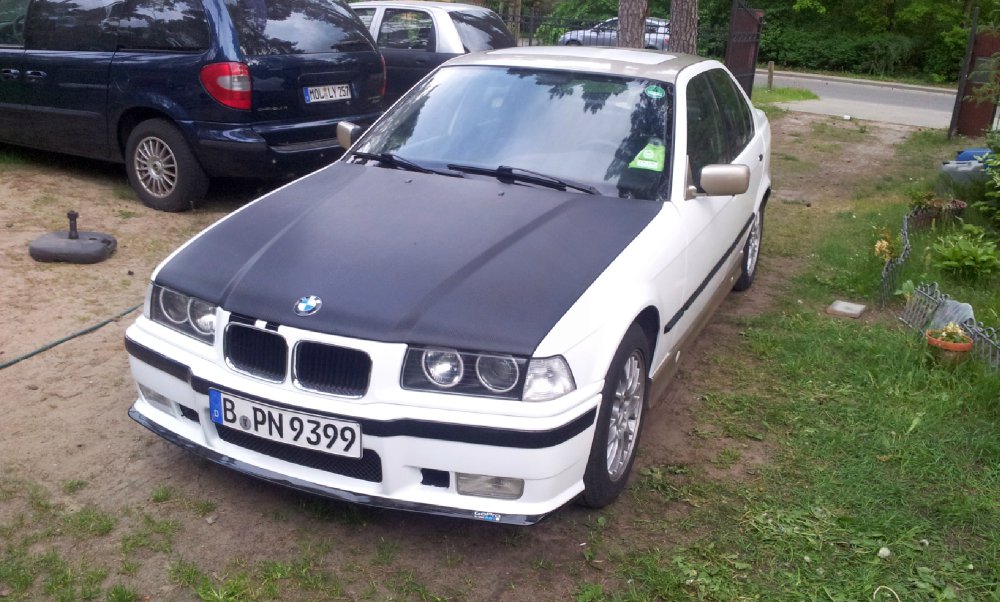 316i in Kaschmirbeige-Metallic jetzt wei - 3er BMW - E36