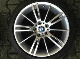 BMW 193M Felge in 8.5x18 ET 37 mit Michelin  Reifen in 255/35/18 montiert hinten mit 25 mm Spurplatten und mit folgenden Nacharbeiten am Radlauf: Kanten gebrdelt Hier auf einem 3er BMW E91 330d (Touring) Details zum Fahrzeug / Besitzer