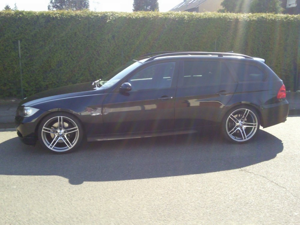 320d Touring Carbon Schwarz Metallic - 3er BMW - E90 / E91 / E92 / E93