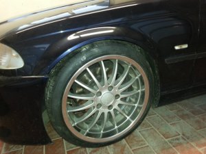 Breyton Magic Felge in 8.5x18 ET 13 mit Hankook Ventus V12 Reifen in 215/40/18 montiert vorn Hier auf einem 3er BMW E46 328i (Limousine) Details zum Fahrzeug / Besitzer
