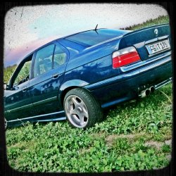 BMW 323i Limousine - 3er BMW - E36