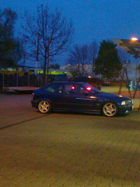 323 Ti Avusblau - 3er BMW - E36