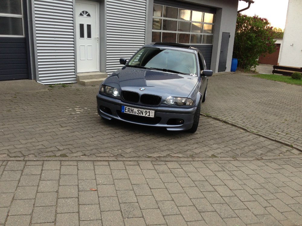 Stahlblaue Performance Limo - 3er BMW - E46