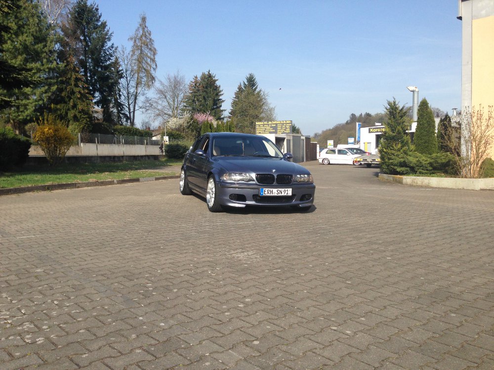 Stahlblaue Performance Limo - 3er BMW - E46