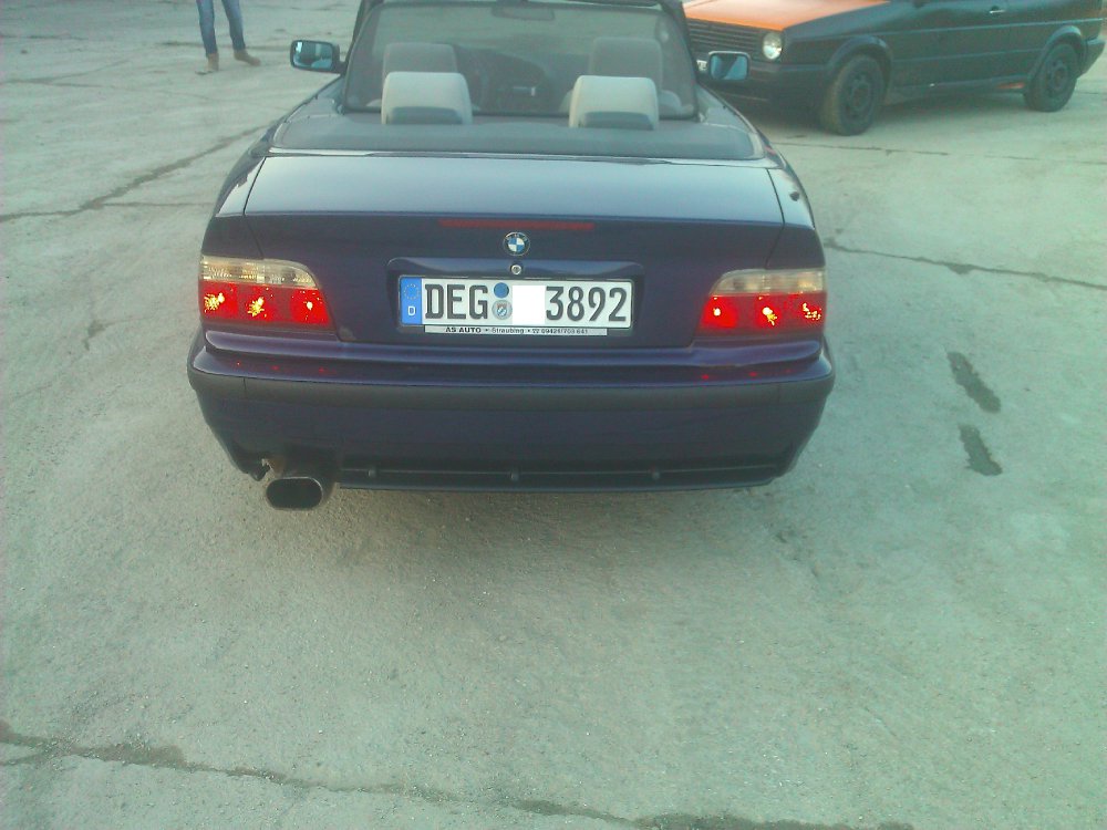 Blaue Schlumpfine oben ohne :) - 3er BMW - E36