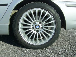 BMW Styling 73 Felge in 7x17 ET 47 mit Continental ContiWinterContact Reifen in 205/50/17 montiert hinten Hier auf einem 3er BMW E46 316i (Limousine) Details zum Fahrzeug / Besitzer