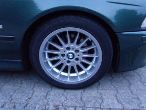 BMW Radialstyling Brilliant Line 32 Felge in 8x17 ET   mit Falken  Reifen in 235/45/17 montiert vorn Hier auf einem 5er BMW E39 520i (Touring) Details zum Fahrzeug / Besitzer