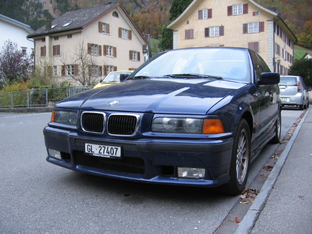 318iS Limo Montrealblau - 3er BMW - E36