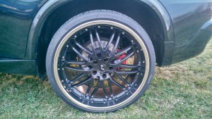 Orobica Wheels Italy OR 020 Felge in 11x22 ET 40 mit Pirelli Pzero Nero Reifen in 315/25/23 montiert hinten mit 30 mm Spurplatten Hier auf einem X5 BMW E70 3.0d (SAV) Details zum Fahrzeug / Besitzer