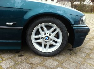 BMW Styling 53 Felge in 6.5x15 ET 42 mit Fulda Carat Progresso Reifen in 205/50/15 montiert vorn Hier auf einem 3er BMW E36 316i (Coupe) Details zum Fahrzeug / Besitzer