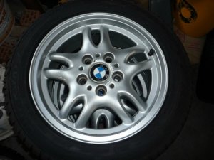 BMW  Felge in 7x18 ET  mit - NoName/Ebay - Barum Polaris Reifen in 205/55/16 montiert vorn Hier auf einem 3er BMW E36 323i (Coupe) Details zum Fahrzeug / Besitzer