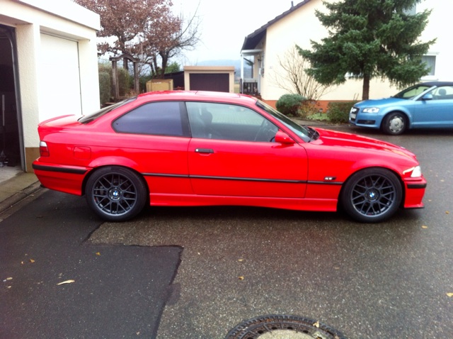 rotes Feuerwerk - 3er BMW - E36