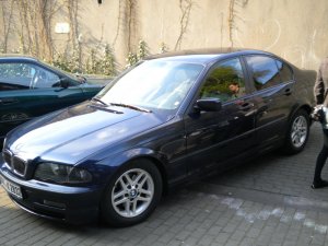 Black & White E90 318i LCI - 3er BMW - E90 / E91 / E92 / E93