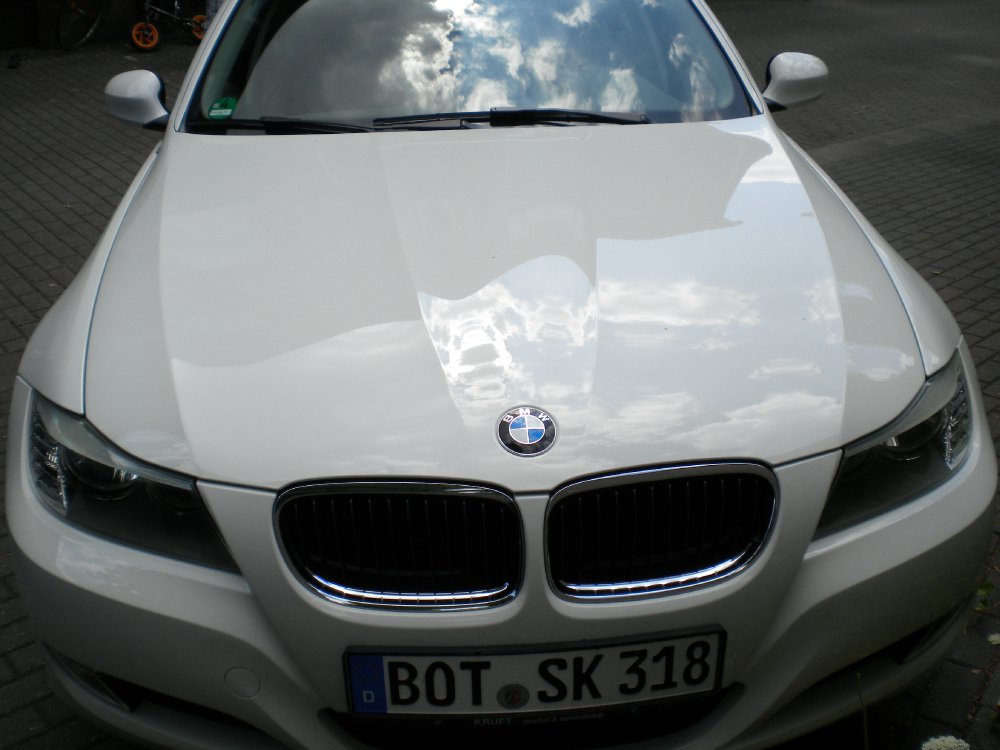 Black & White E90 318i LCI - 3er BMW - E90 / E91 / E92 / E93